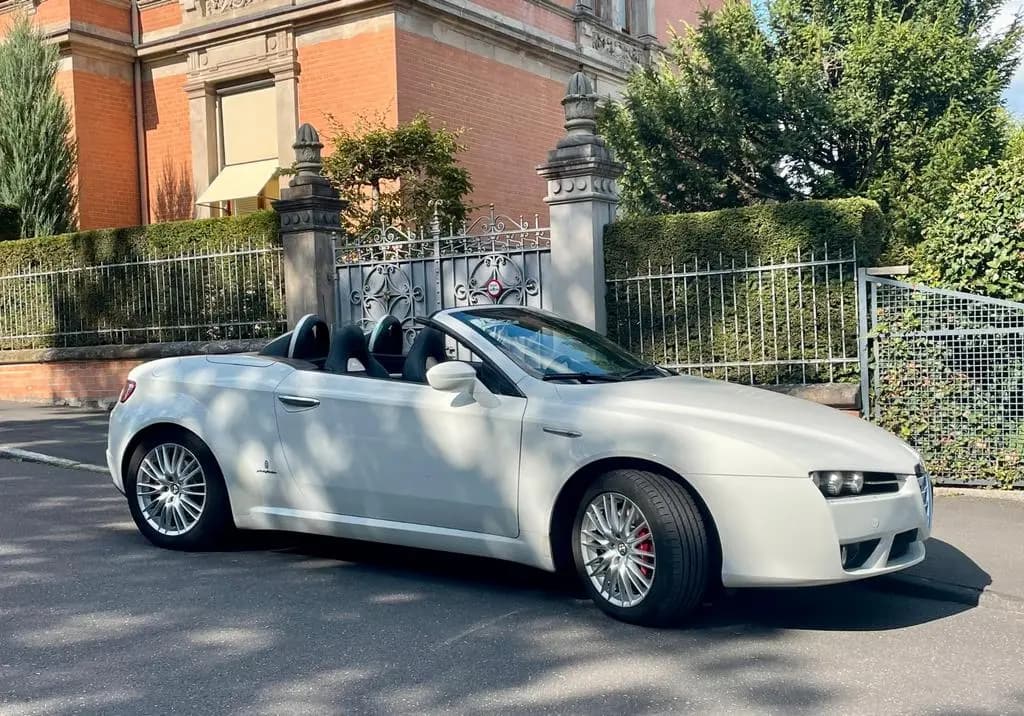 Main__Slider__Photo:Alfa Romeo Spider 2.4 JTDM 20V - Verdeck neu! Leder, Klima 04/2010-0