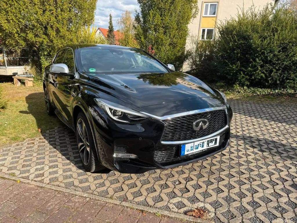 Main__Slider__Photo:Infiniti Q30 S 1.6t DCT FWD Sport 12/2016-0