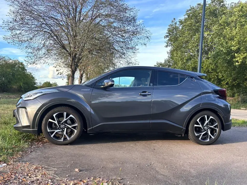 Main__Slider__Photo:Toyota C-HR 2.0-l-VVTi Hybrid Team Deutschland Team... 05/2021-1
