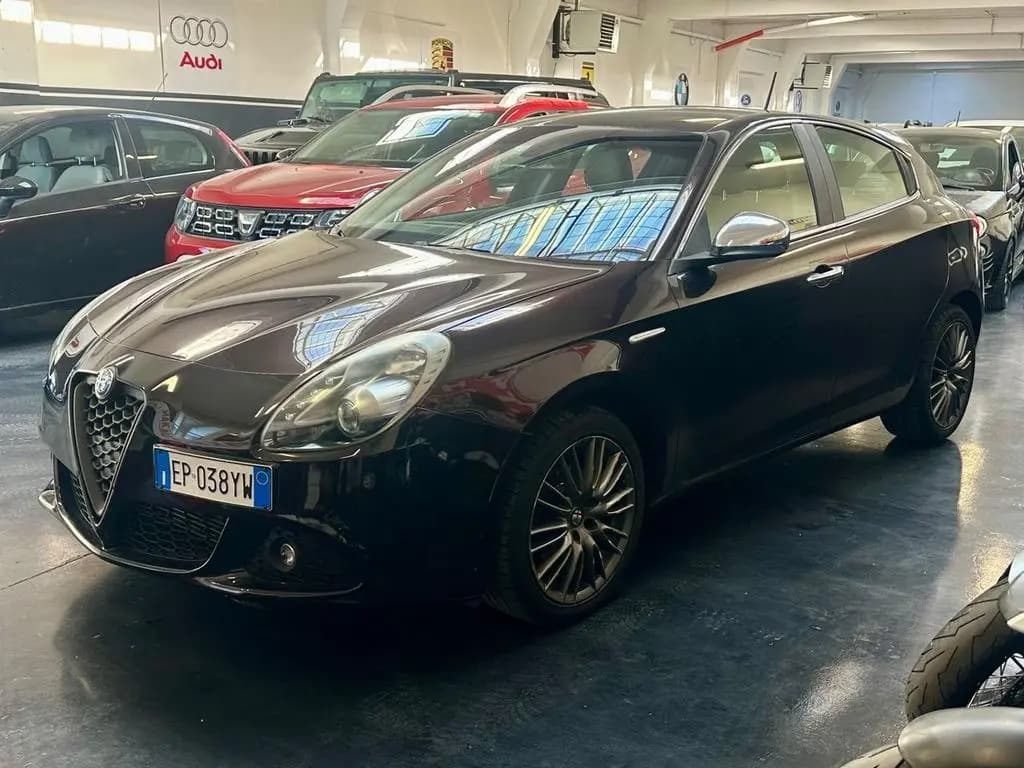 Main__Slider__Photo:Alfa Romeo Giulietta 1.6 JTDm-2 Distinctive 05/2013-0