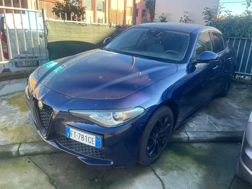 Main__Slider__Photo:Alfa Romeo Giulia 2.2 Turbodiesel 160 CV Super 12/2018-1