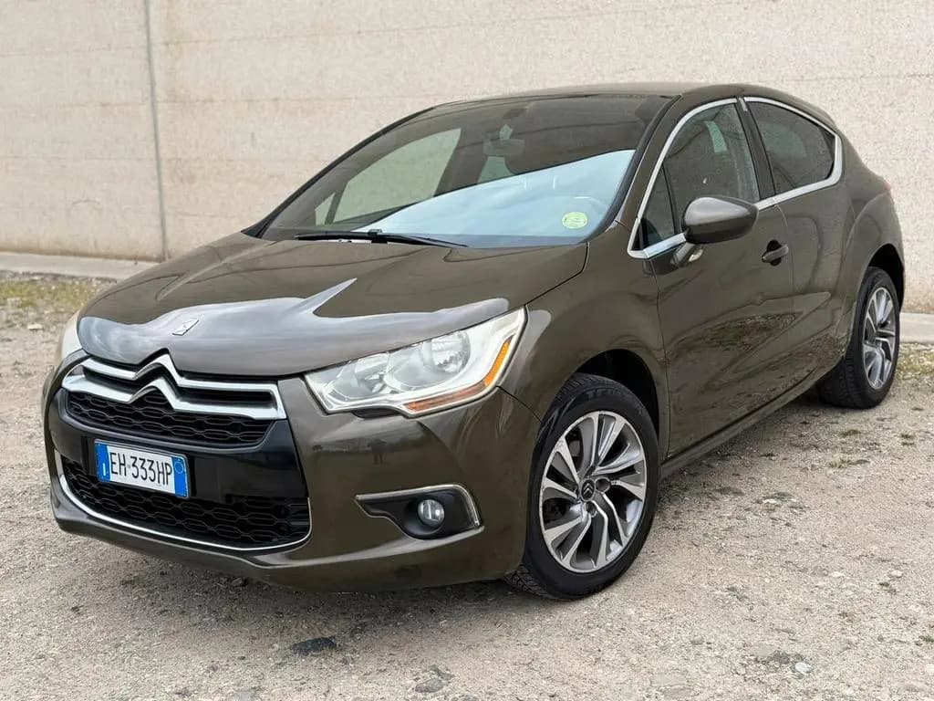 Main__Slider__Photo:DS Automobiles DS4 1.6 e-HDi Berlina 110cv Euro 5B 12/2012-0