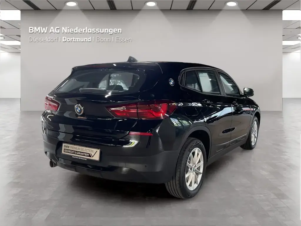 Main__Slider__Photo:BMW X2 sDrive18i Navi Parkassist LED Sitzheizung 04/2023-1