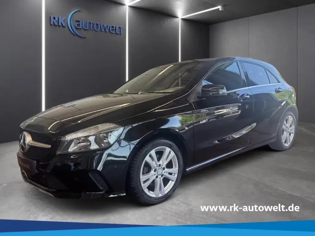 Main__Slider__Photo:Mercedes-Benz A 180 Urban BlueEfficiency Navi Bluetooth PDC SH 01/2017-0