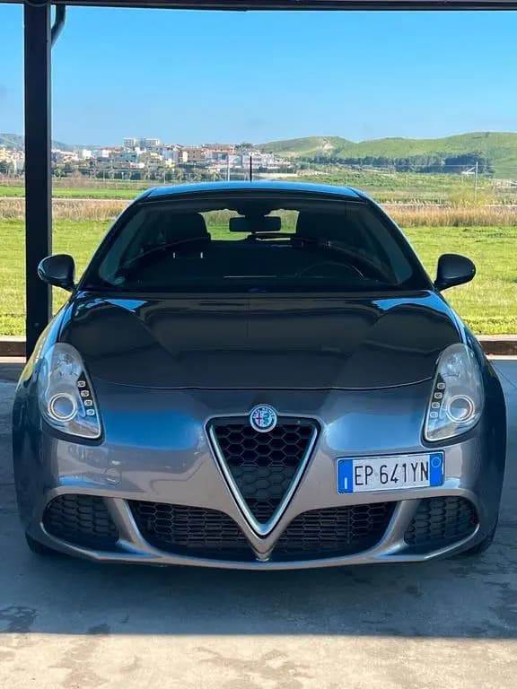 Main__Slider__Photo:Alfa Romeo Giulietta 1.6 JTDm-2 105 CV Business 02/2013-0