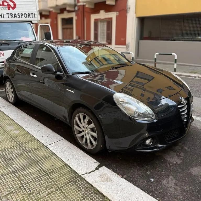 Main__Slider__Photo:Alfa Romeo Giulietta 1.6 JTDm-2 105 CV Distincti 09/2014-0