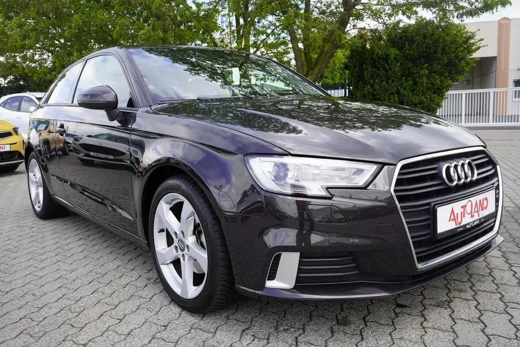 Main__Slider__Photo:Audi A3 1.5 TSI S tronic sport NAVI SHZ AAC PDC Xenon 07/2017-1