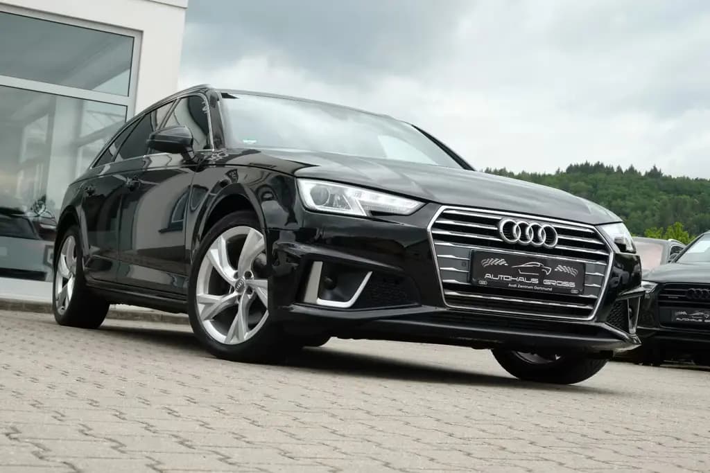 Main__Slider__Photo:Audi A4 40 TFSI Avant S tr. /S-LINE/ACC/DAB/LEDER/ 03/2019-0