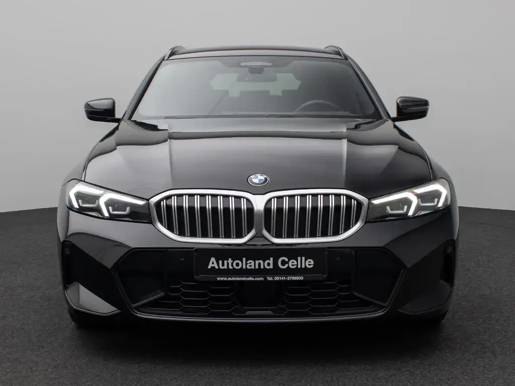 Main__Slider__Photo:BMW 318 i M Sport Kamera HUD DAB HiFi Fernlichtassist 04/2024-1