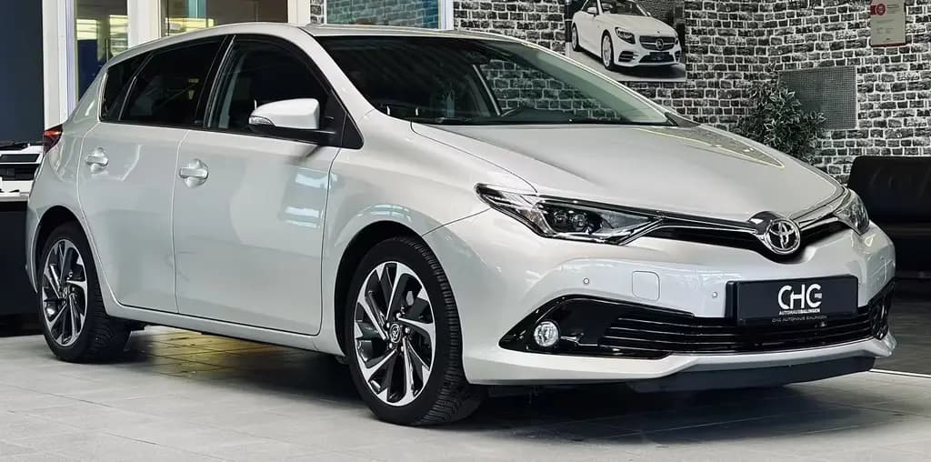 Main__Slider__Photo:Toyota Auris Design Edition KAMERA|SPUR|TEMP.|AUT.| 12/2015-0
