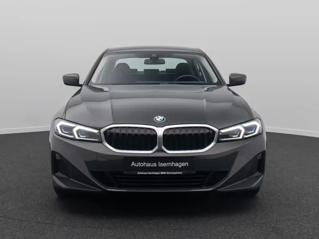 Main__Slider__Photo:BMW 330 i xD Komfort DAB HiFi Leder M Sport 19Zoll 10/2022-1