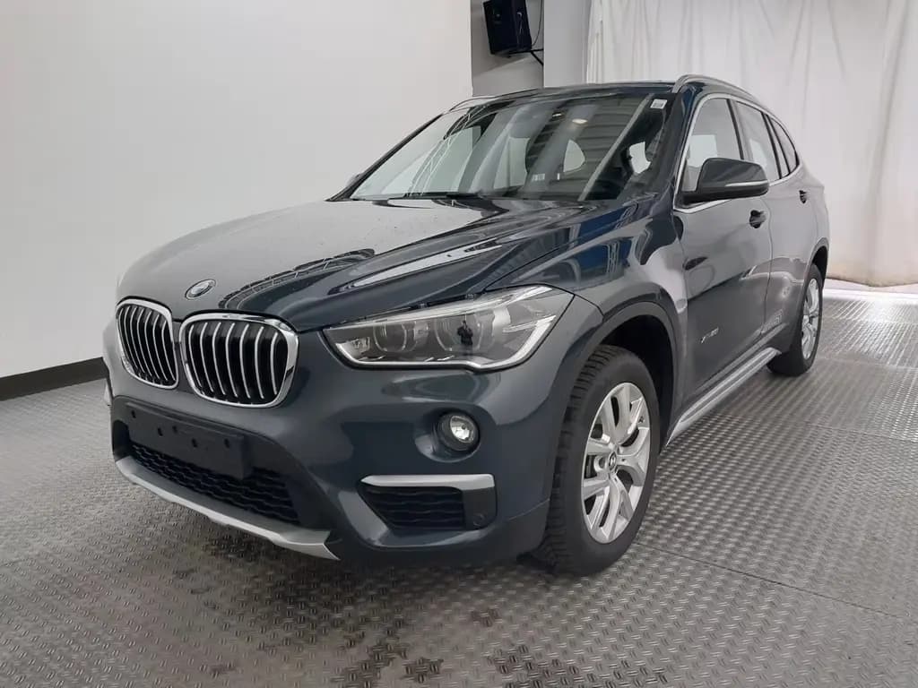Main__Slider__Photo:BMW X1 20i xD xLine PANO KAM LED AHK NAV PARK LEDER 01/2017-0