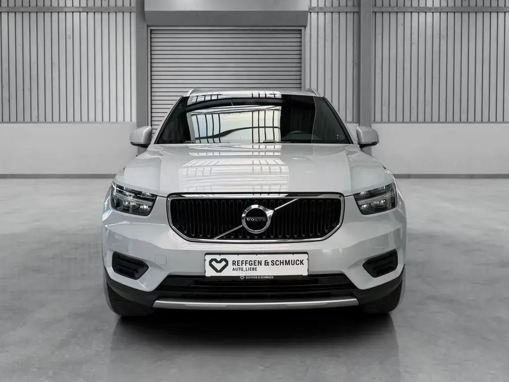 Main__Slider__Photo:Volvo XC40 MOMENTUM AUTOMAT+NAVI+LED+KAMERA+HARMAN+TÜV 06/2020-1