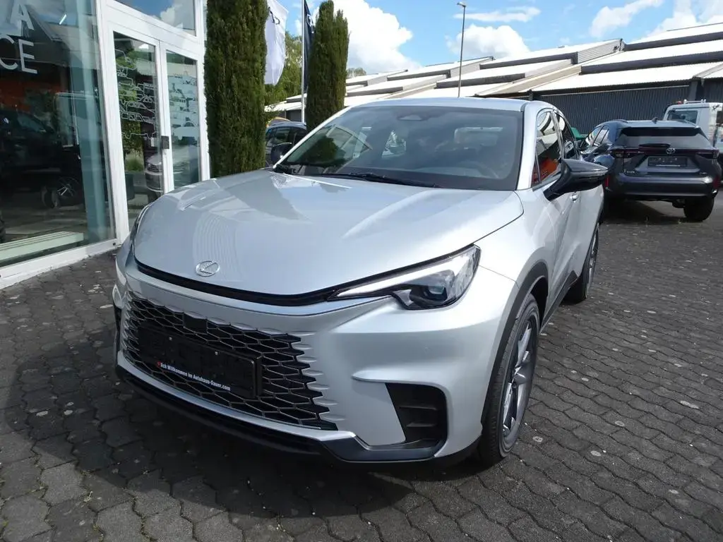 Main__Slider__Photo:Lexus LBX FWD mit Komfortpaket 05/2026-1
