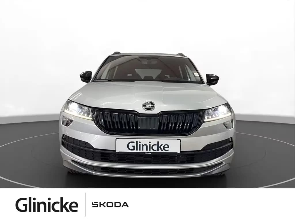 Main__Slider__Photo:Skoda Karoq 1.5 TSI Sportline AHK Matrix LM 19" PDC vo 03/2022-0