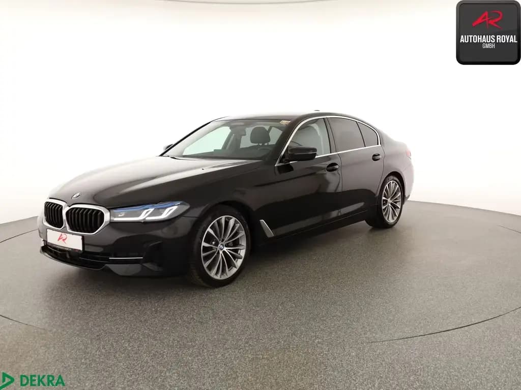 Main__Slider__Photo:BMW 520 d HUD,LASER,HARMAN/K,AHK,ACC,KEYLESS,KAMERA 10/2022-0