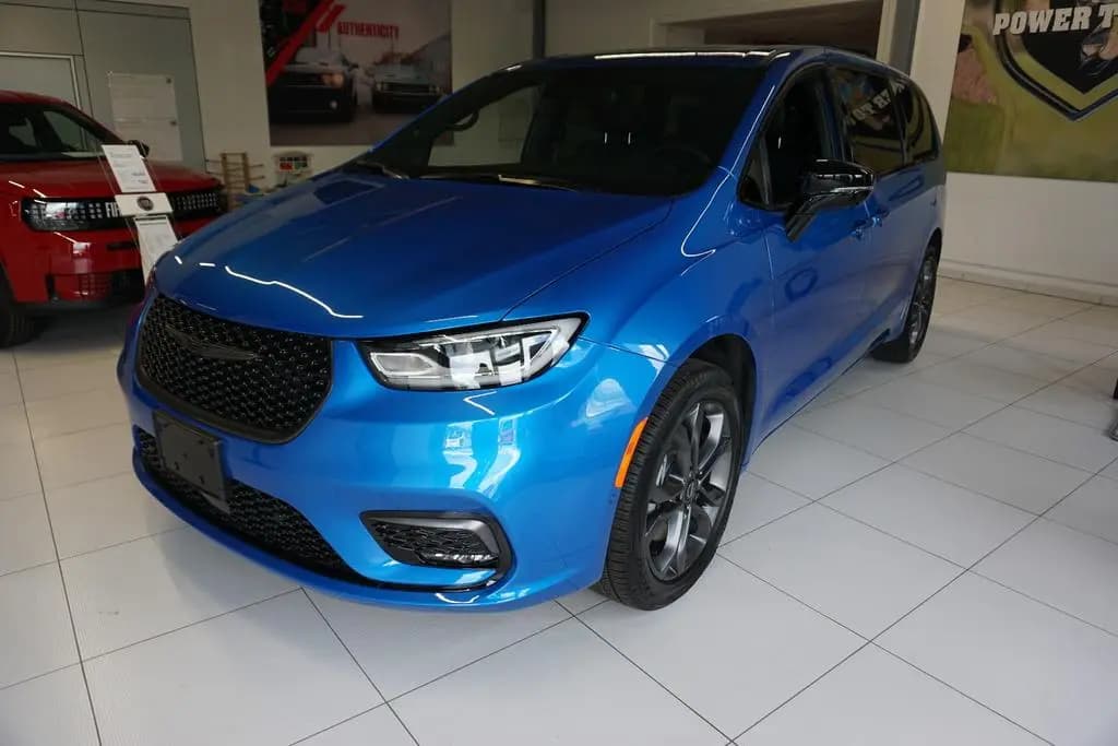 Main__Slider__Photo:Chrysler Pacifica 3.6 AWD null-0