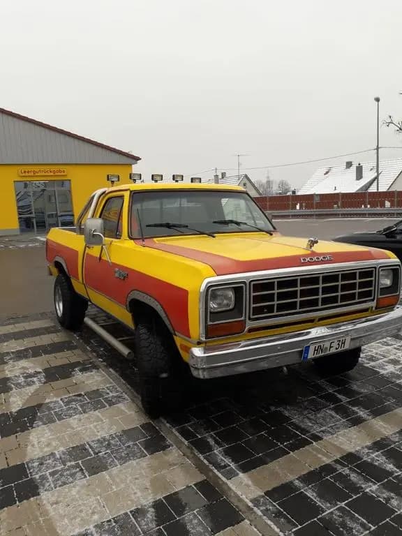 Main__Slider__Photo:Dodge RAM W100 Pick Up 24999 VHB 05/1985-0