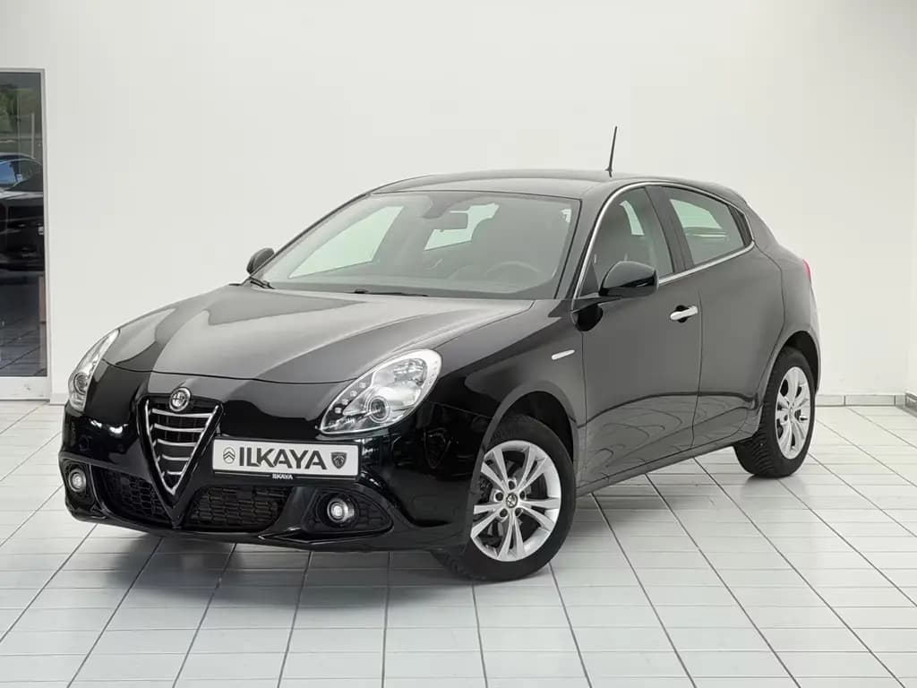 Main__Slider__Photo:Alfa Romeo Giulietta Turismo 08/2014-0