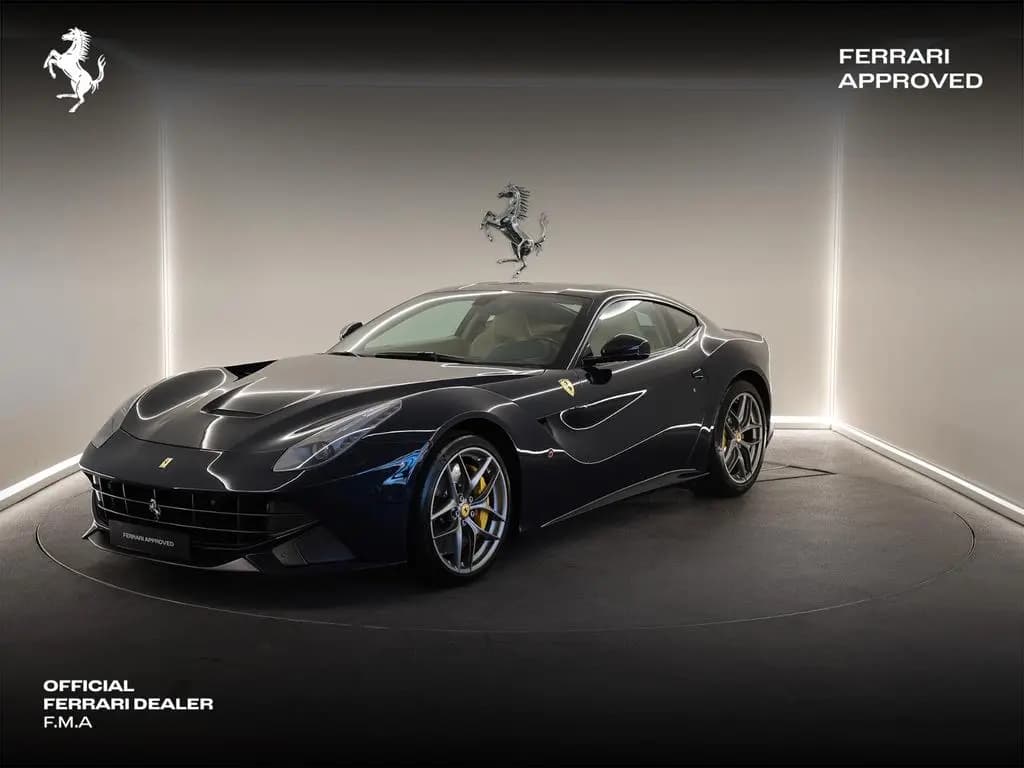 Main__Slider__Photo:Ferrari F12 berlinetta / Blu Pozzi / Ferrari Approved 01/2013-0