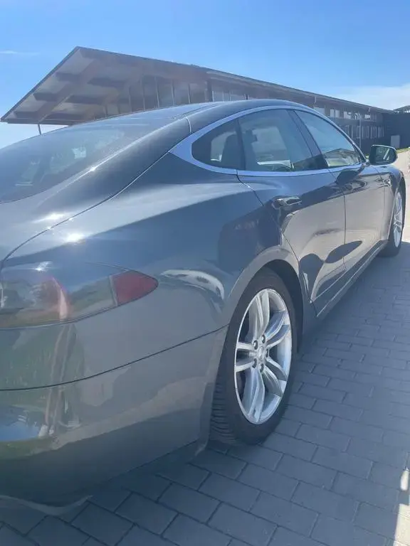 Main__Slider__Photo:Tesla Model S P85 P 06/2013-1