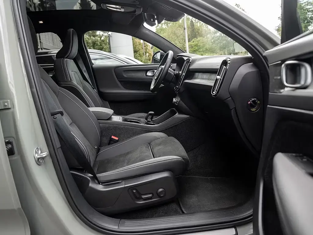 Main__Slider__Photo:Volvo C40 Ultimate Recharge 02/2023-1