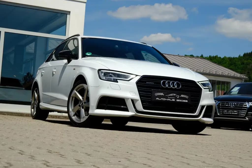 Main__Slider__Photo:Audi A3 2.0 TFSI S tr. quattro "3xS-Line/ACC//LED/VC" 07/2018-0