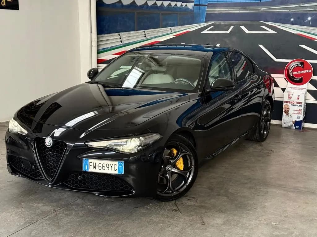 Main__Slider__Photo:Alfa Romeo Giulia 2.2 Turbodiesel 160 CV AT8 Sup 04/2019-0