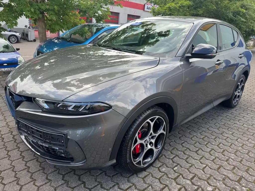Main__Slider__Photo:Alfa Romeo Tonale Sprint Leder+LED+HarmannKardon+LED+Navi 06/2023-0