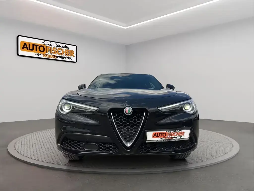 Main__Slider__Photo:Alfa Romeo Stelvio Super Q4*AHK*Kamera*Sport-Paket*3D Navi* 12/2019-1