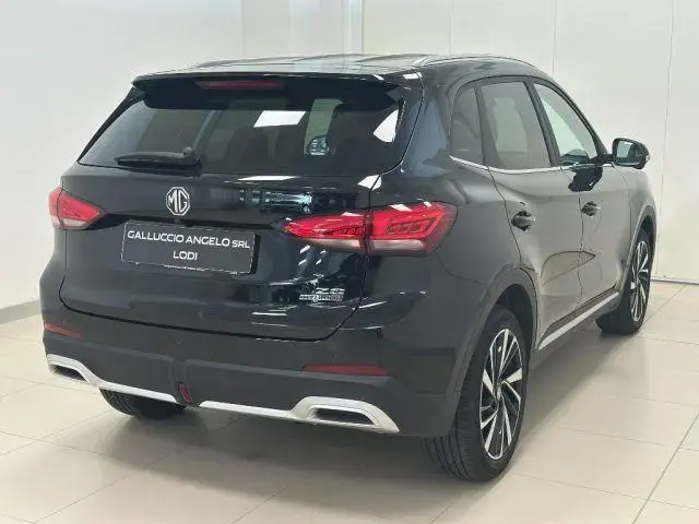 Main__Slider__Photo:MG ZS 1.5 Hybrid+ Luxury 01/2025-1