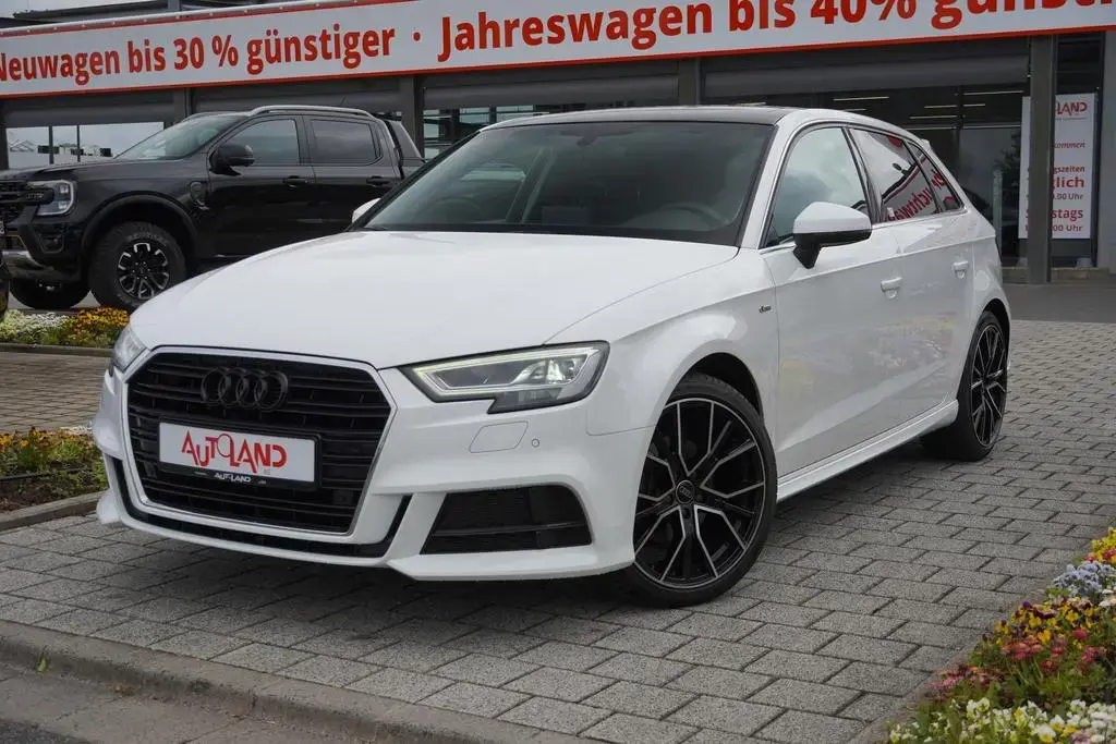 Main__Slider__Photo:Audi A3 Sportback 1.5 TFSI S-Line LED Navi Tempomat 11/2018-1