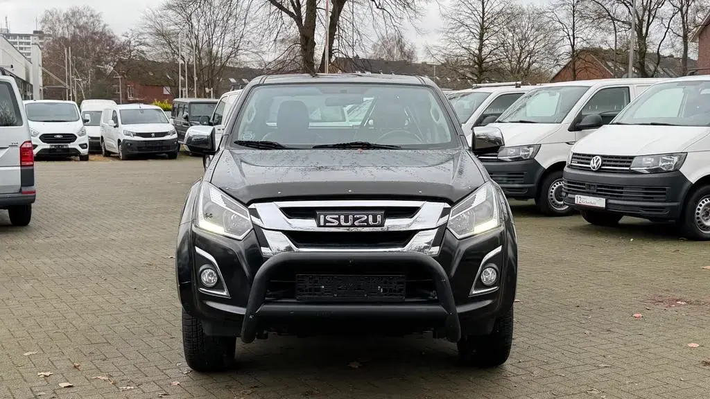 Main__Slider__Photo:Isuzu D-Max DOUBLE CAB 4WD LS AUTOM/LEDER/KAMERA/AHK 08/2020-1