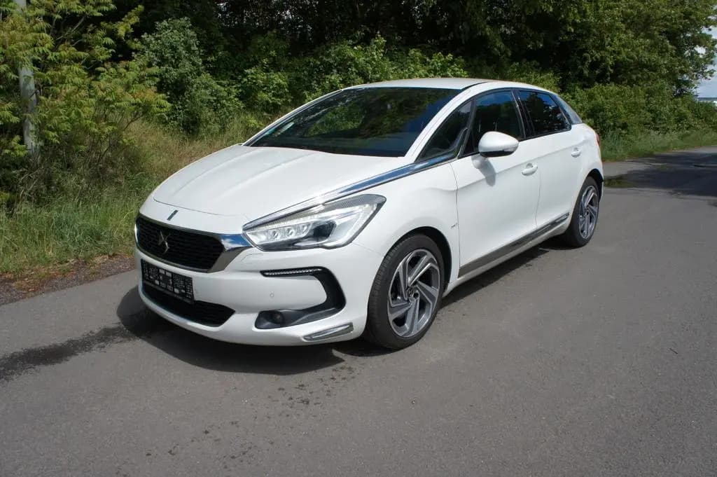 Main__Slider__Photo:DS Automobiles DS5 BlueHDi 180 St.&St. EAT6 Business Class ... 01/2016-0