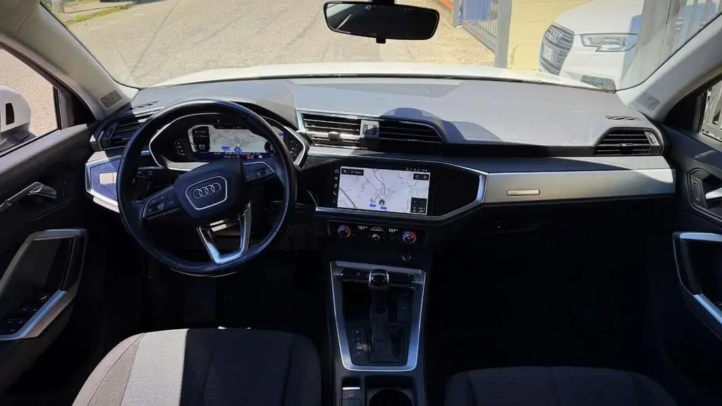 Main__Slider__Photo:Audi Q3 2.0 Tdi STronic Business - 11/2021 11/2021-1