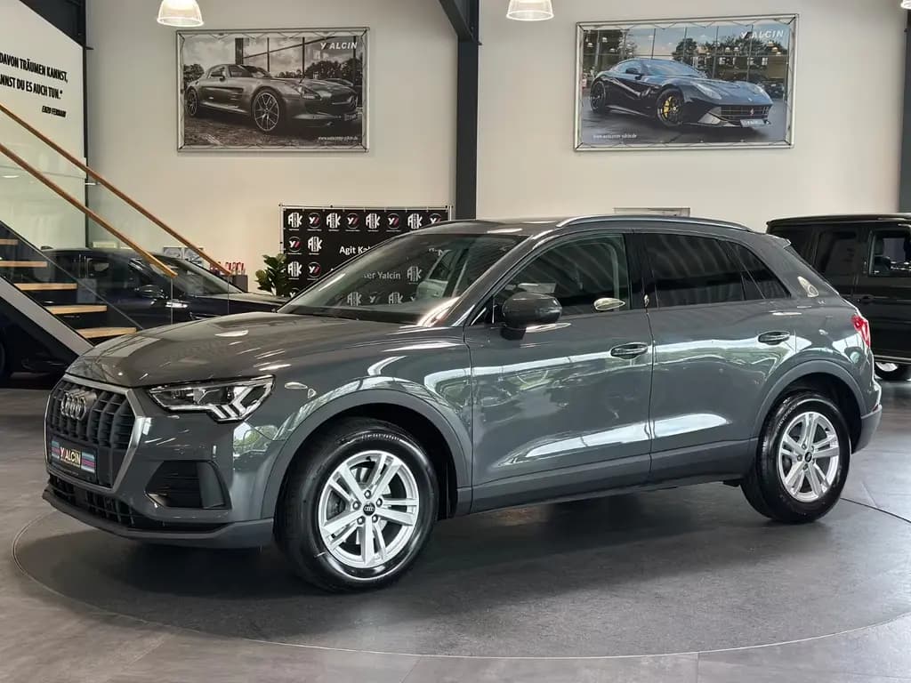 Main__Slider__Photo:Audi Q3 35 TFSI S tronic Sport 1.HA/NAVI/LED/ACC/LM 04/2023-0