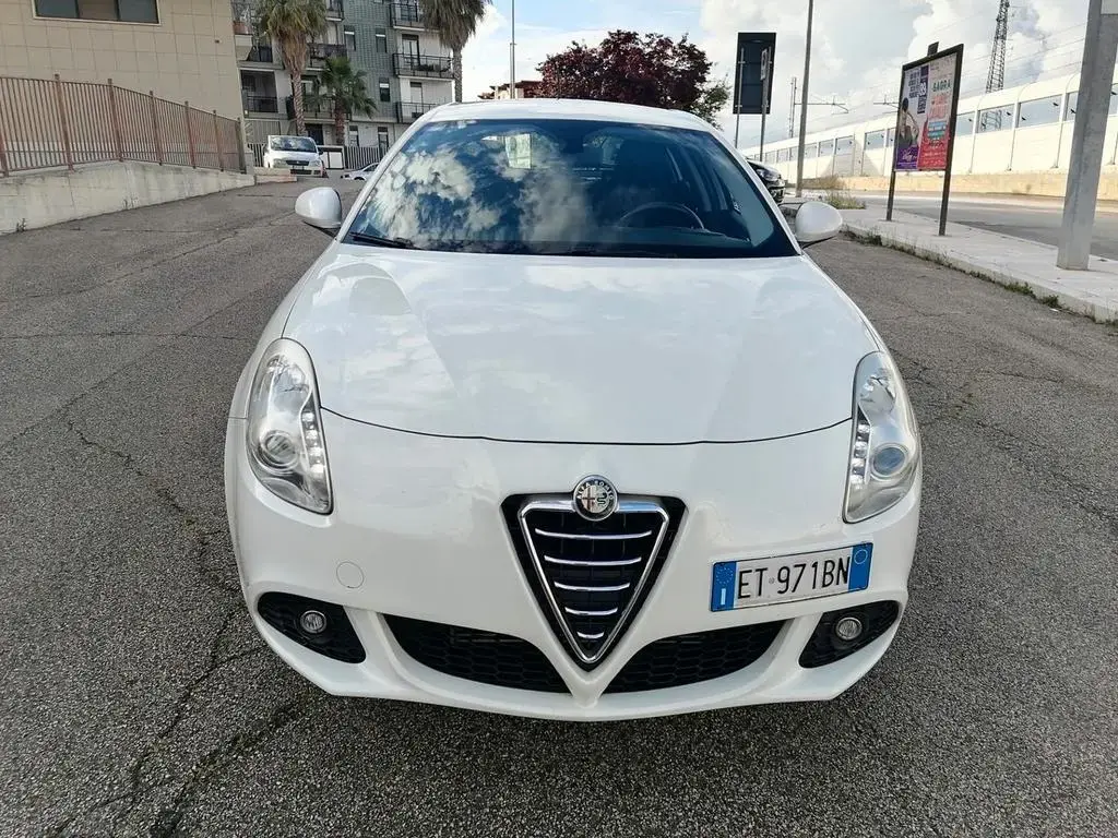 Main__Slider__Photo:Alfa Romeo Giulietta 1.6 JTDm-2 105 CV *127.000k 10/2013-1