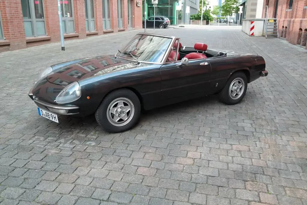 Main__Slider__Photo:Alfa Romeo Spider 2000 Veloce 02/1980-0
