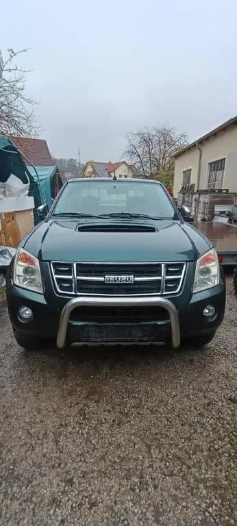 Main__Slider__Photo:Isuzu D-Max 4x4 mit neuem Motor, Turbo, 172€ Steuer 02/2010-0
