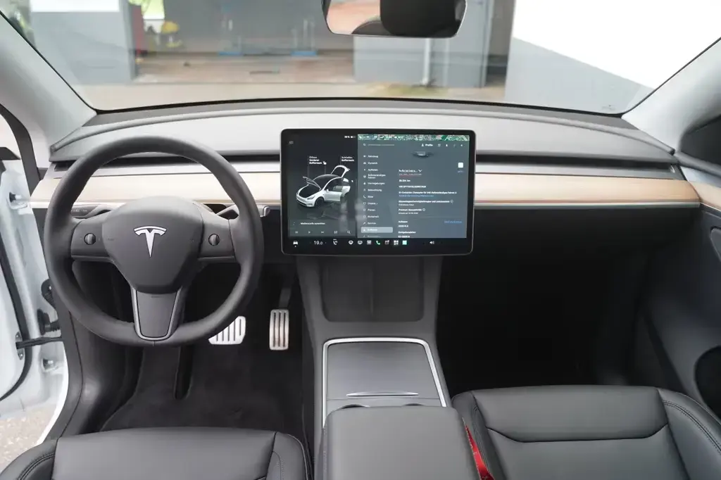 Main__Slider__Photo:Tesla Model Y Performance *1.Hand*unfallfrei* 08/2022-1