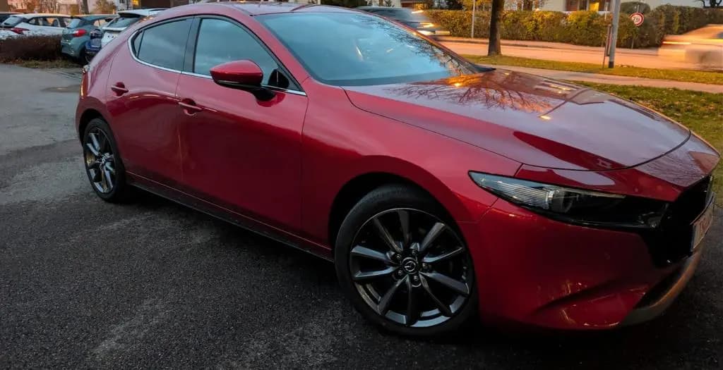Main__Slider__Photo:Mazda 3 2.0 SKYACTIV-G M-Hybrid Selection Selection 10/2020-0