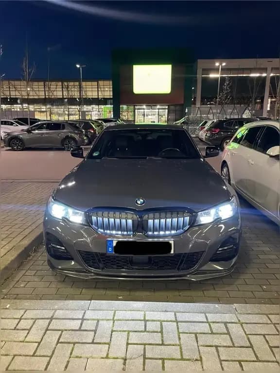 Main__Slider__Photo:BMW 320 d xDrive M Sport Autom.Standhz,Shadow,Iconic 11/2020-0