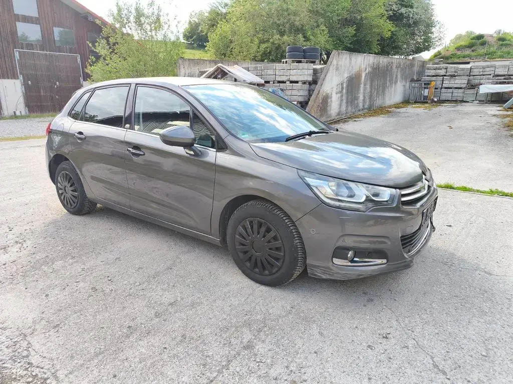Main__Slider__Photo:Citroën C4 Lim.Automatik*TÜV Neu*2.Hand* 06/2017-1