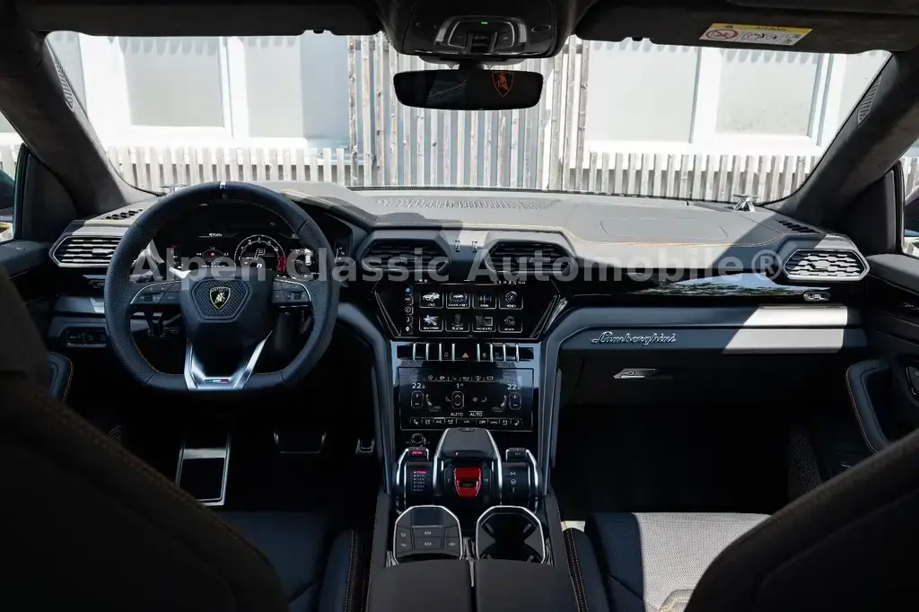 Main__Slider__Photo:Lamborghini Urus S 4.0 V8 Pano, Ambiente, B&O, Sitzbelüftung 07/2025-1