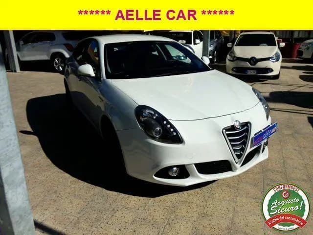 Main__Slider__Photo:Alfa Romeo Giulietta ALFA ROMEO Giulietta 1.6 JTDm-2 105 CV Distincti 04/2015-0