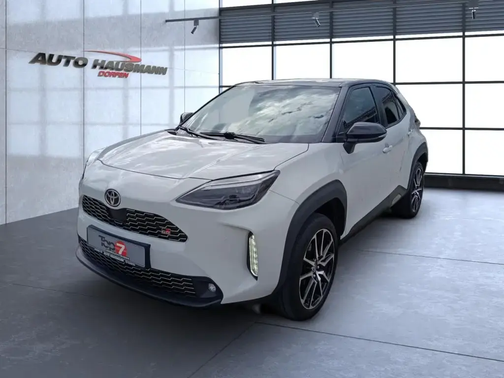 Main__Slider__Photo:Toyota Yaris Cross 1.5 Hybrid GR Sport "Matrix,Head-Up" 11/2022-1