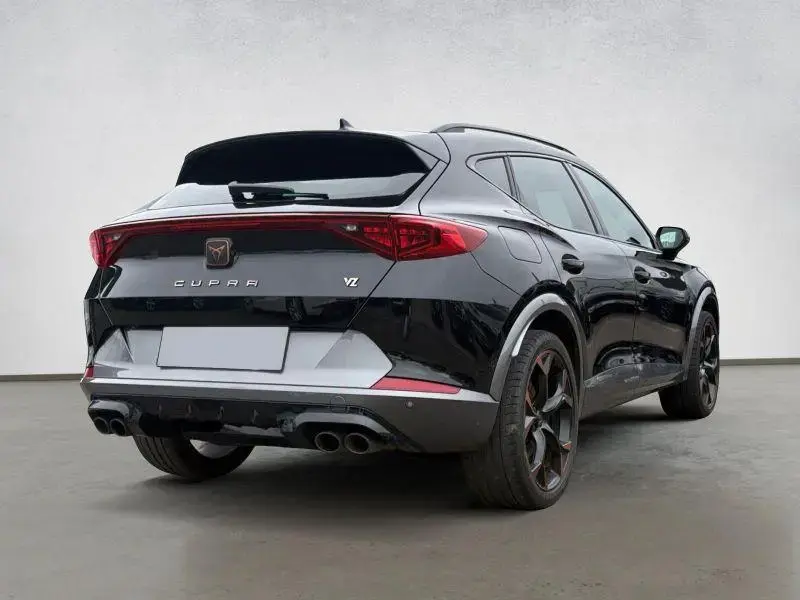 Main__Slider__Photo:Cupra Formentor VZ 4Drive, DCC, e.Pano, 19", Sound Bea 03/2022-1