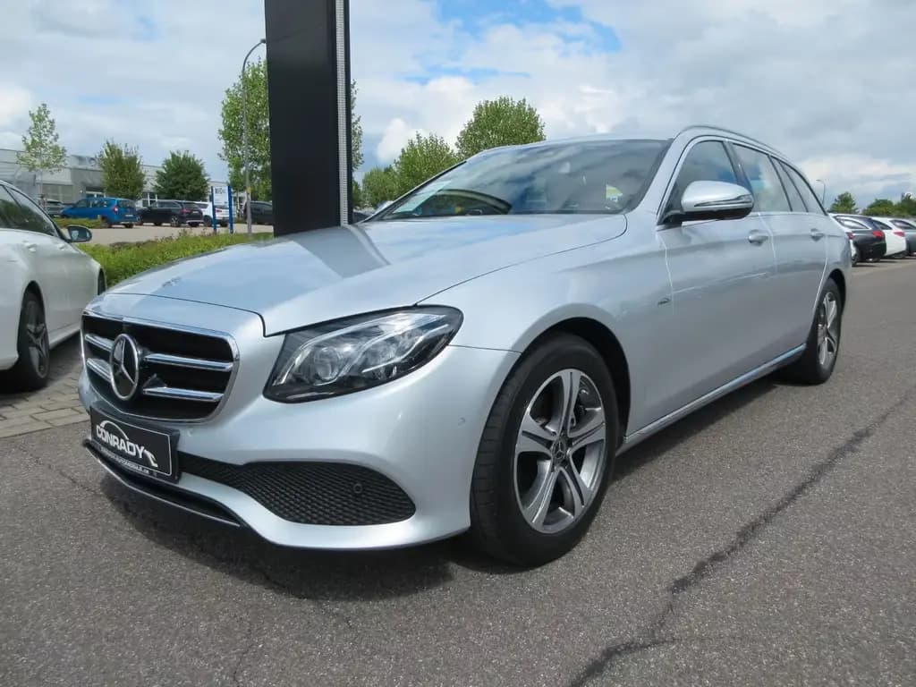 Main__Slider__Photo:Mercedes-Benz E 220 d T Avantgarde 9G LED COMAND 360° WideScr. 02/2019-0