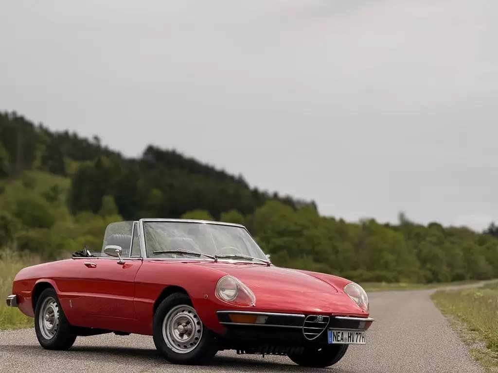 Main__Slider__Photo:Alfa Romeo Spider Junior 1600 Fastback/H-Kennzeichen/Servic 02/1977-0