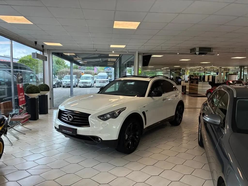 Main__Slider__Photo:Infiniti QX70 30d GT Premium - AWD 04/2015-0